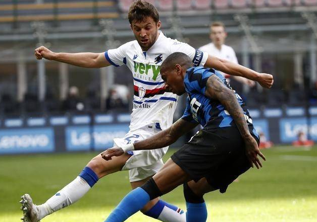 些官员的行 些官员的行